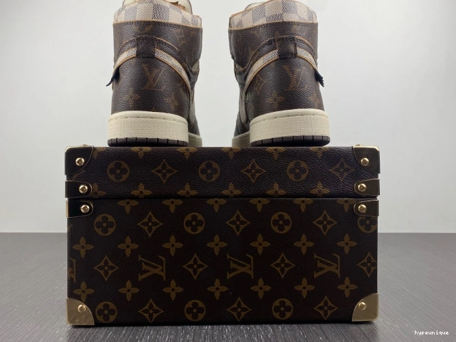 HYPE Jordan OFF-WHITE 1 x Air LV 0723